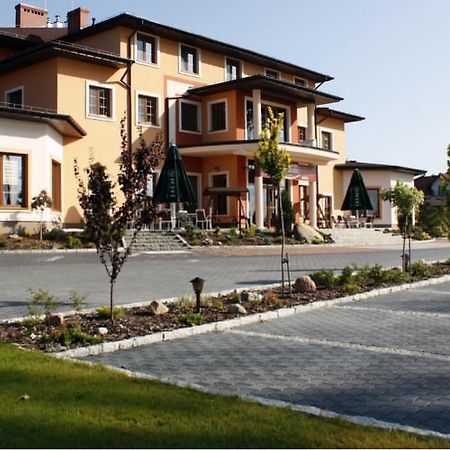 Hotel Ambasada Krobia Exterior photo